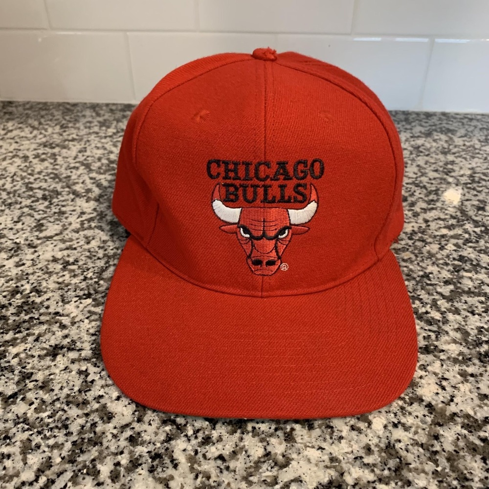 Vintage Chicago Bulls Hat Cap Snap Back Mens One Size Red GCC 100% Wool 90s